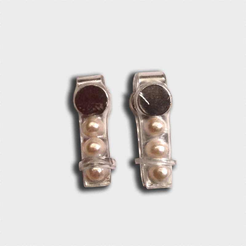 Eyeglass holder snaggitt